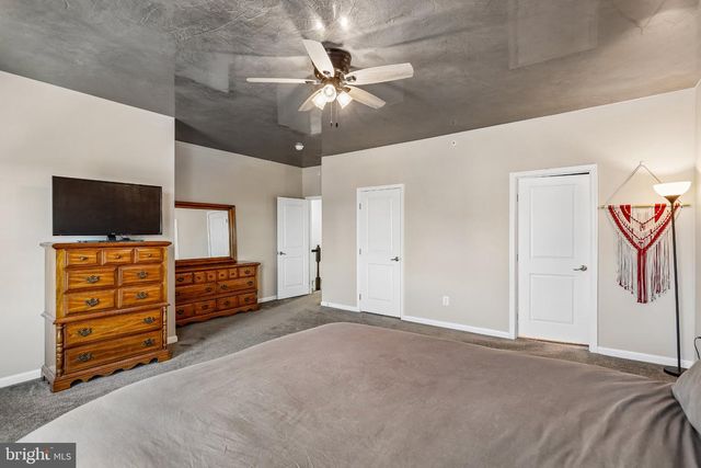 7504 BRUNSON CIR, Gainesville, VA 20155
