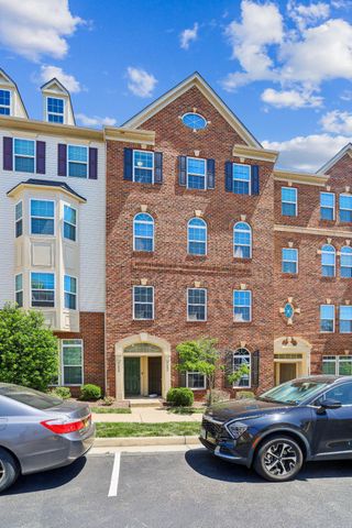 7504 BRUNSON CIR, Gainesville, VA 20155