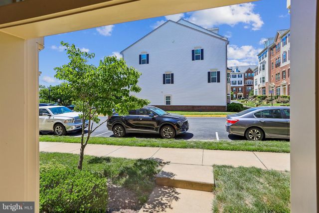 7504 BRUNSON CIR, Gainesville, VA 20155