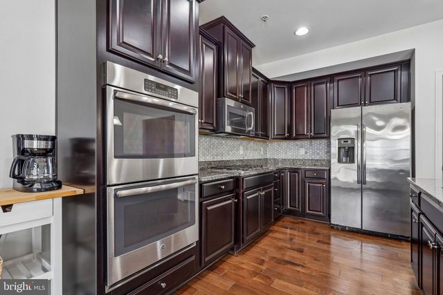 7504 BRUNSON CIR, Gainesville, VA 20155