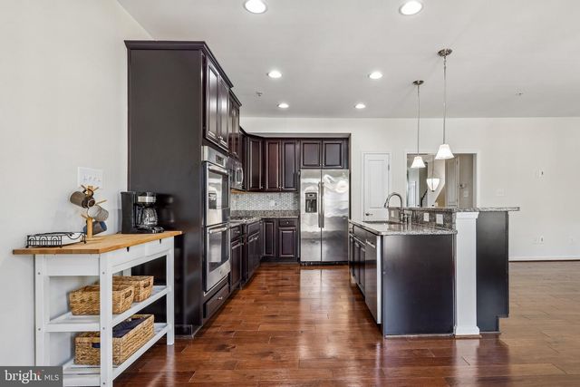 7504 BRUNSON CIR, Gainesville, VA 20155