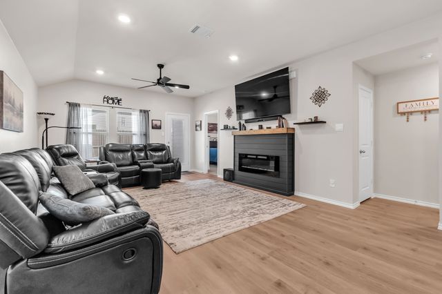 901 Country Road, Royse City, TX 75189