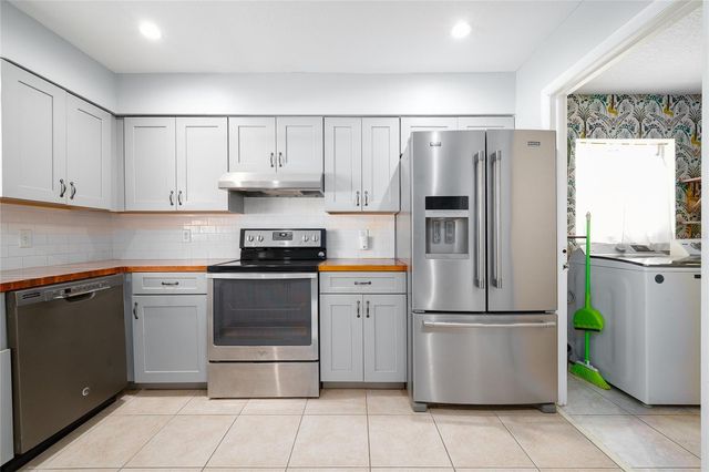 30 CORNWALL COURT, Casselberry, FL 32707