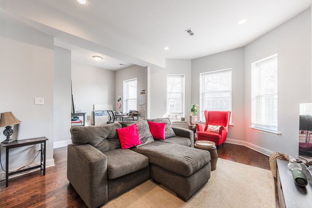 7522 S Langley Avenue, Chicago, IL 60619