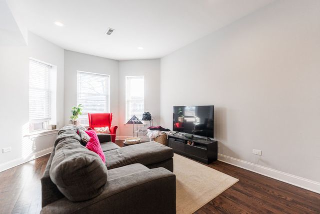 7522 S Langley Avenue, Chicago, IL 60619