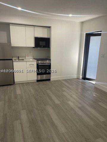 910 SW 8th Ave D, Miami, FL 33130