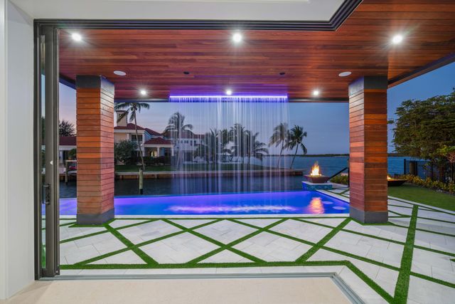 107 Bowsprit Drive, North Palm Beach, FL 33408