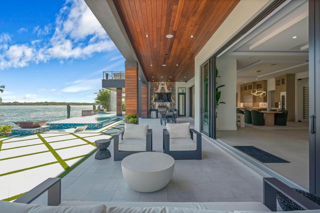 107 Bowsprit Drive, North Palm Beach, FL 33408