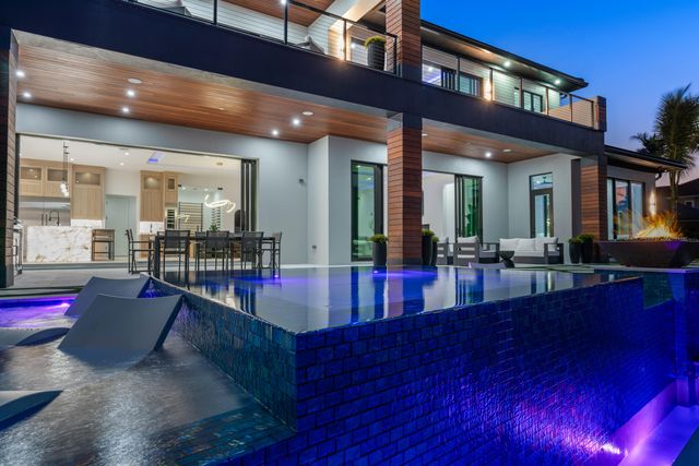 107 Bowsprit Drive, North Palm Beach, FL 33408