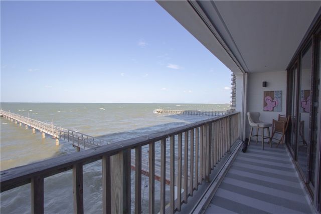 4334 Ocean Dr 203, Corpus Christi, TX 78412