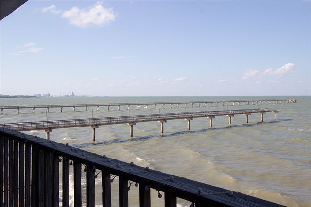 4334 Ocean Dr 203, Corpus Christi, TX 78412