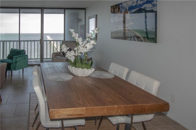 4334 Ocean Dr 203, Corpus Christi, TX 78412