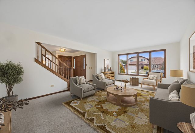 12816 S Parkside Drive, Palos Park, IL 60464