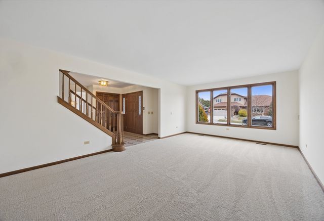 12816 S Parkside Drive, Palos Park, IL 60464