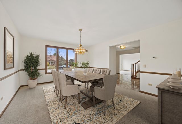 12816 S Parkside Drive, Palos Park, IL 60464