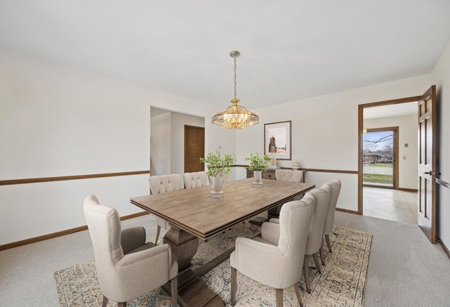 12816 S Parkside Drive, Palos Park, IL 60464