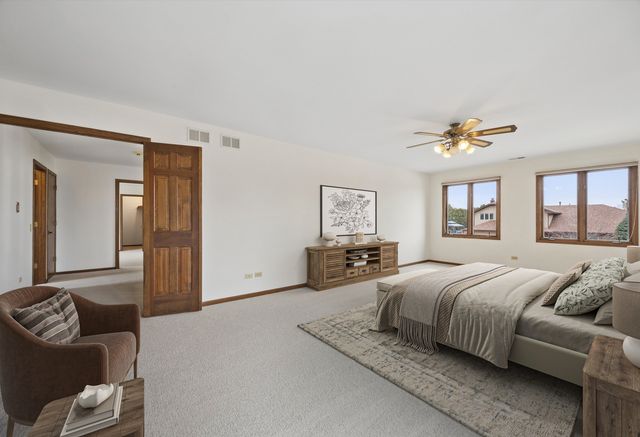 12816 S Parkside Drive, Palos Park, IL 60464