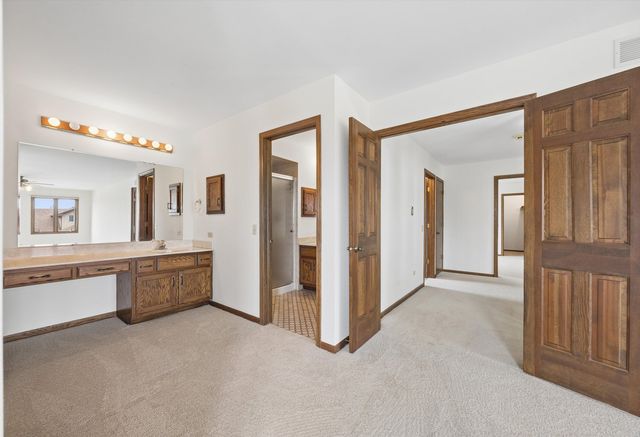 12816 S Parkside Drive, Palos Park, IL 60464