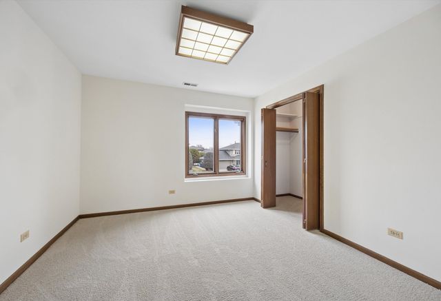 12816 S Parkside Drive, Palos Park, IL 60464