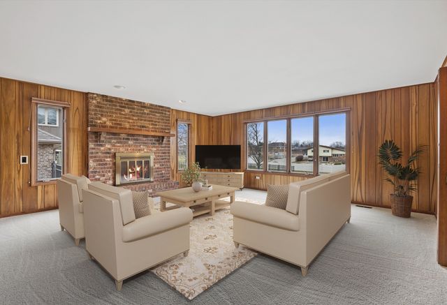 12816 S Parkside Drive, Palos Park, IL 60464