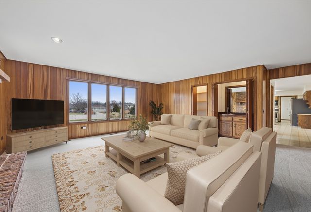 12816 S Parkside Drive, Palos Park, IL 60464