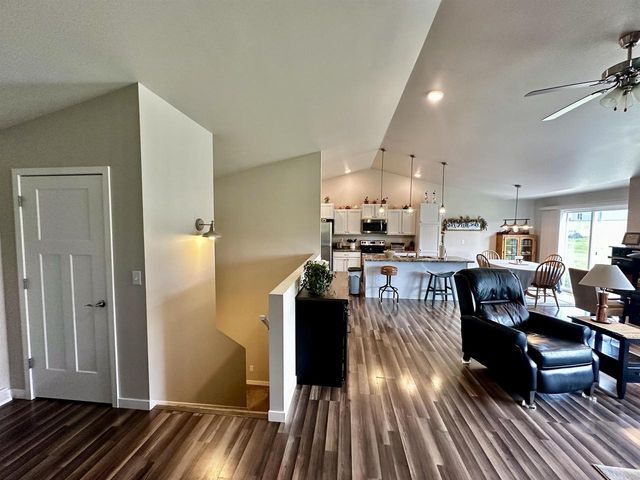 2300 MAYEK DRIVE, Waupaca, WI 54981