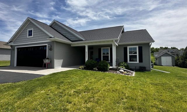2300 MAYEK DRIVE, Waupaca, WI 54981