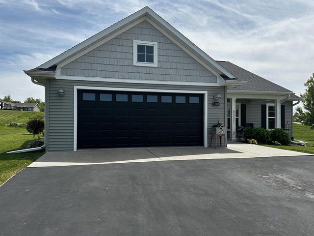 2300 MAYEK DRIVE, Waupaca, WI 54981