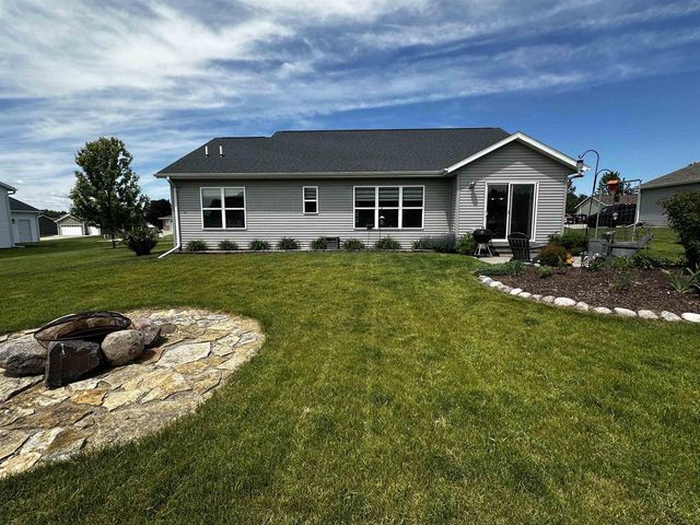2300 MAYEK DRIVE, Waupaca, WI 54981