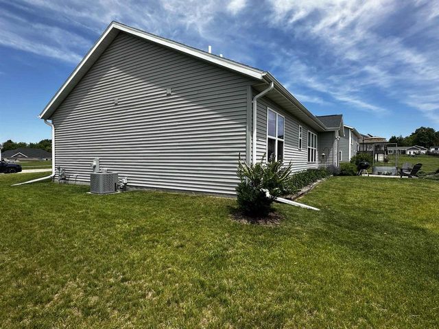 2300 MAYEK DRIVE, Waupaca, WI 54981