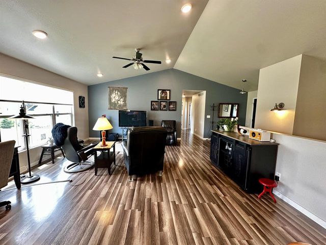 2300 MAYEK DRIVE, Waupaca, WI 54981