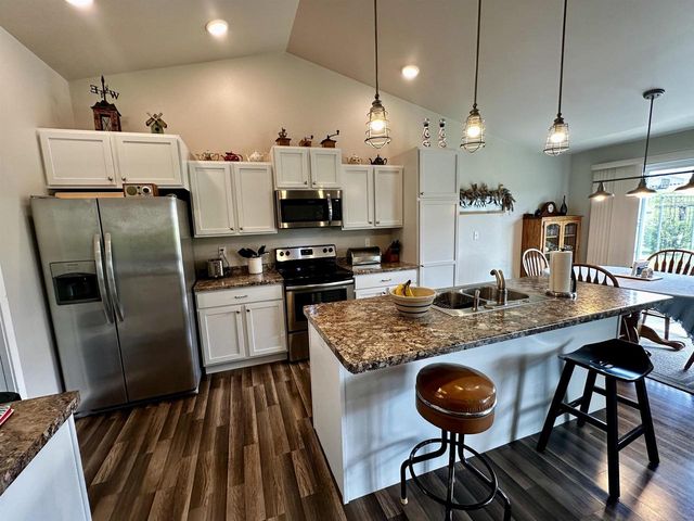 2300 MAYEK DRIVE, Waupaca, WI 54981