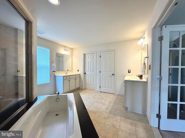 1800 CAMEO CT, Harrisburg, PA 17110