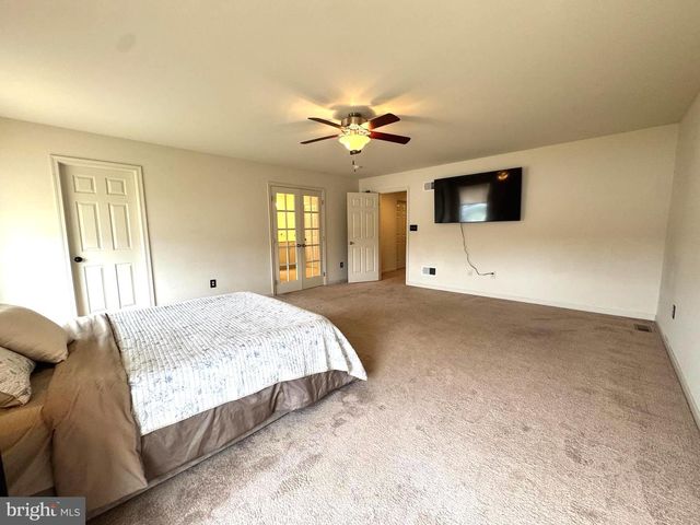 1800 CAMEO CT, Harrisburg, PA 17110