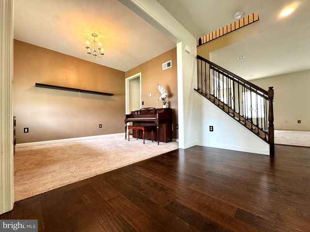 1800 CAMEO CT, Harrisburg, PA 17110