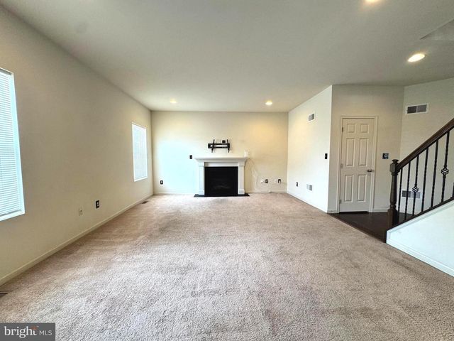 1800 CAMEO CT, Harrisburg, PA 17110