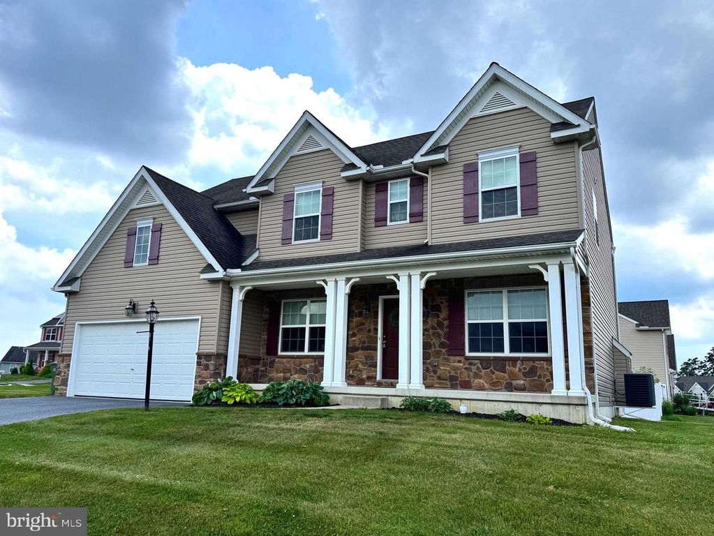 1800 CAMEO CT, Harrisburg, PA 17110