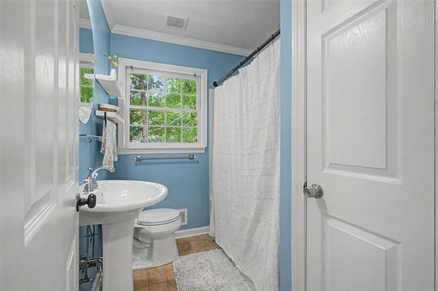 702 Highview Drive SE, Smyrna, GA 30082