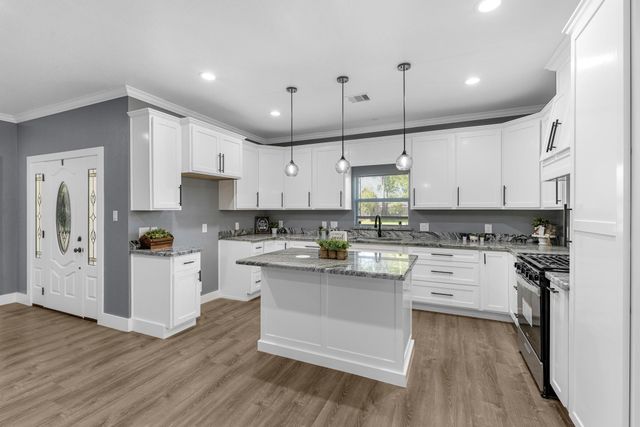 321 Briarwood Drive, Baytown, TX 77520