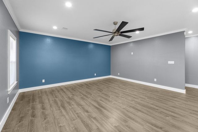 321 Briarwood Drive, Baytown, TX 77520