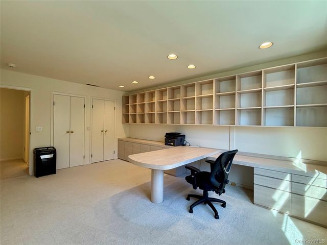 7 Cobblefield Lane, White Plains, NY 10605