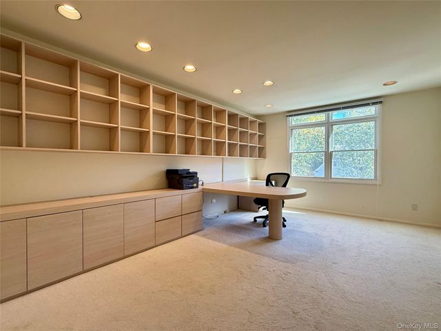 7 Cobblefield Lane, White Plains, NY 10605