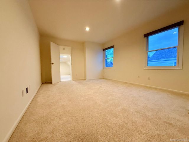 7 Cobblefield Lane, White Plains, NY 10605