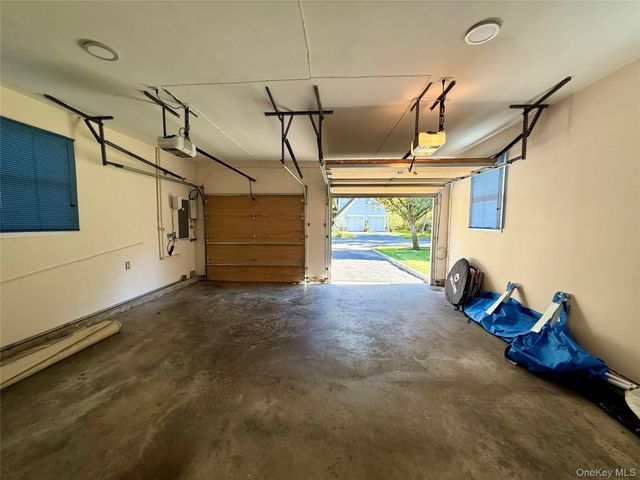 7 Cobblefield Lane, White Plains, NY 10605