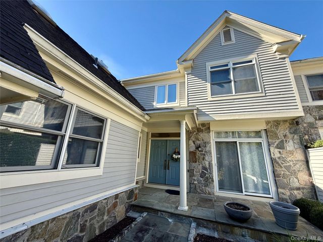 7 Cobblefield Lane, White Plains, NY 10605