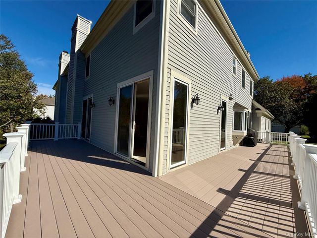 7 Cobblefield Lane, White Plains, NY 10605