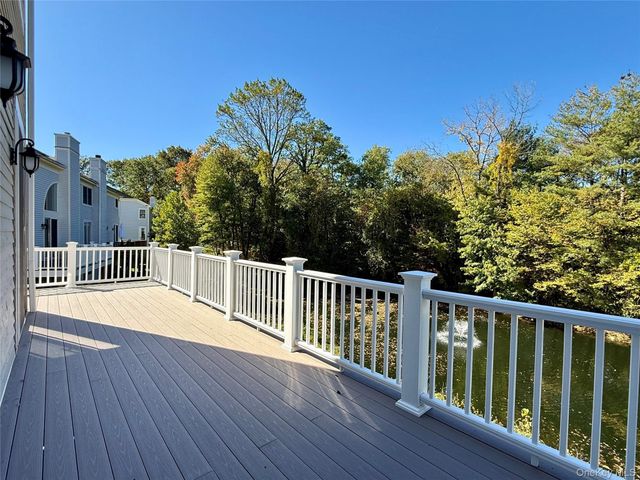 7 Cobblefield Lane, White Plains, NY 10605