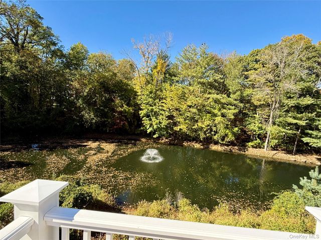 7 Cobblefield Lane, White Plains, NY 10605