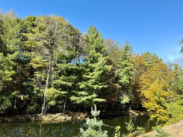 7 Cobblefield Lane, White Plains, NY 10605