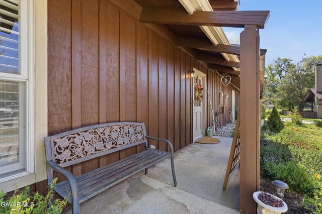 5 Meadow Lakes Drive, Tehachapi, CA 93561